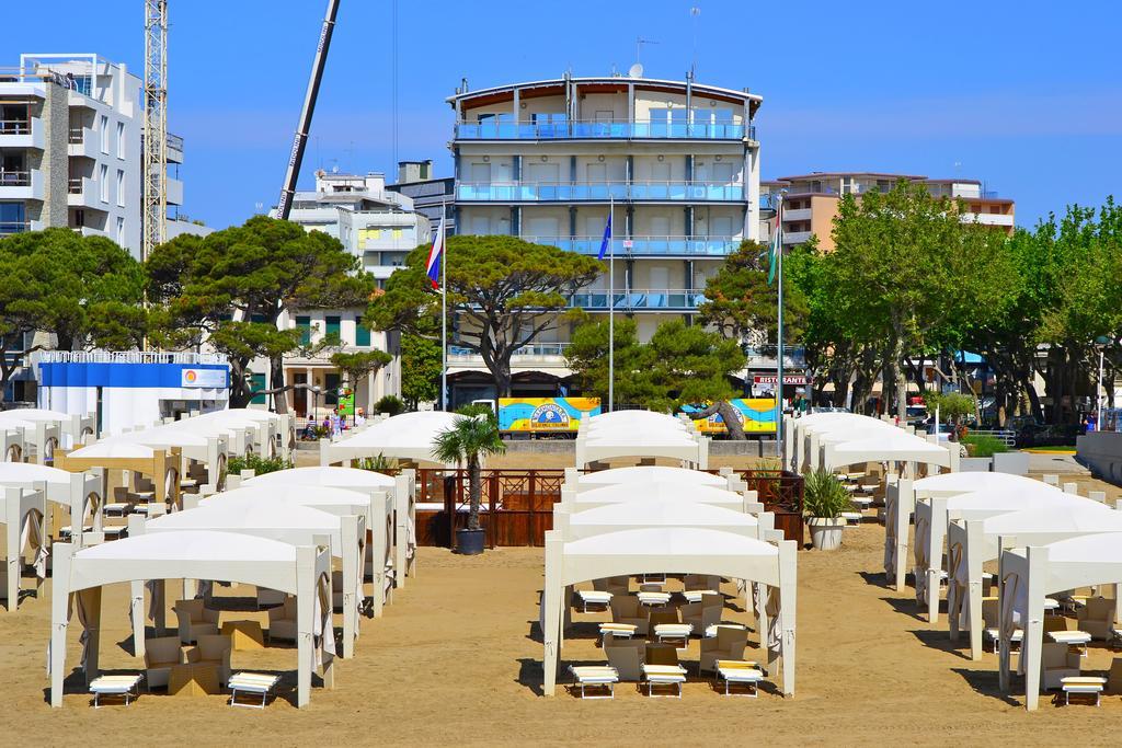 Sunbeach Apartments Lignano Sabbiadoro Bagian luar foto
