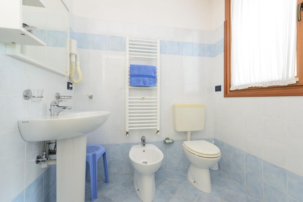 Sunbeach Apartments Lignano Sabbiadoro Bagian luar foto
