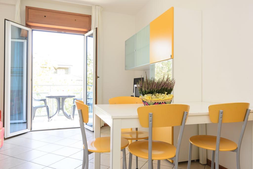 Sunbeach Apartments Lignano Sabbiadoro Bagian luar foto