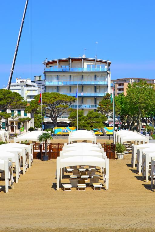 Sunbeach Apartments Lignano Sabbiadoro Bagian luar foto